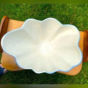 Stunning XL Lunares San Francisco Heavy Cream Enameled Aluminum Seashell Bowl.